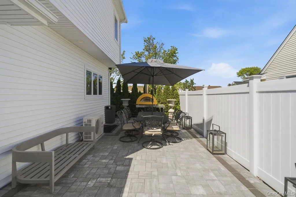27 Seitz Drive, Oyster Bay, NY, 4 Bedrooms Bedrooms, 5 Rooms Rooms,2 BathroomsBathrooms,Residential,For Rent,Seitz,0,998844 27 Seitz Drive, Oyster Bay, NY, 4 Bedrooms Bedrooms, 5 Rooms Rooms,2 BathroomsBathrooms,Residential,For Rent,Seitz,0,998844