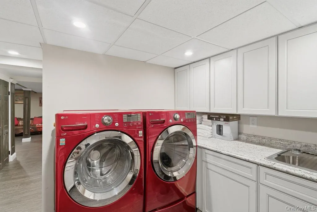 27 Seitz Drive, Oyster Bay, NY, 4 Bedrooms Bedrooms, 5 Rooms Rooms,2 BathroomsBathrooms,Residential,For Rent,Seitz,0,998844 27 Seitz Drive, Oyster Bay, NY, 4 Bedrooms Bedrooms, 5 Rooms Rooms,2 BathroomsBathrooms,Residential,For Rent,Seitz,0,998844