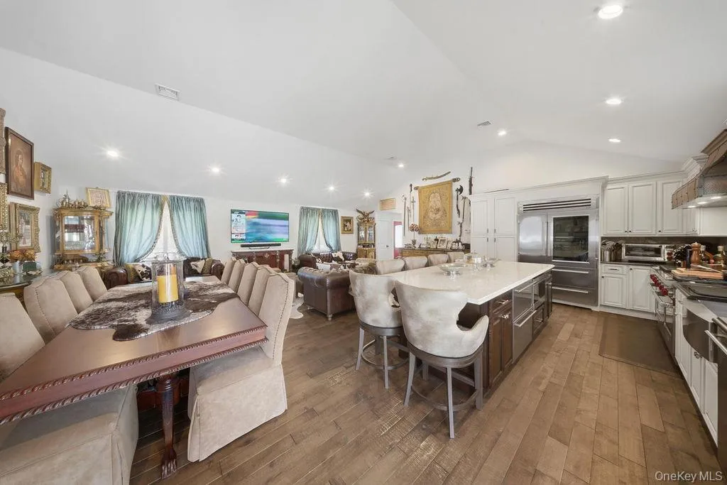 27 Seitz Drive, Oyster Bay, NY, 4 Bedrooms Bedrooms, 5 Rooms Rooms,2 BathroomsBathrooms,Residential,For Rent,Seitz,0,998844 27 Seitz Drive, Oyster Bay, NY, 4 Bedrooms Bedrooms, 5 Rooms Rooms,2 BathroomsBathrooms,Residential,For Rent,Seitz,0,998844