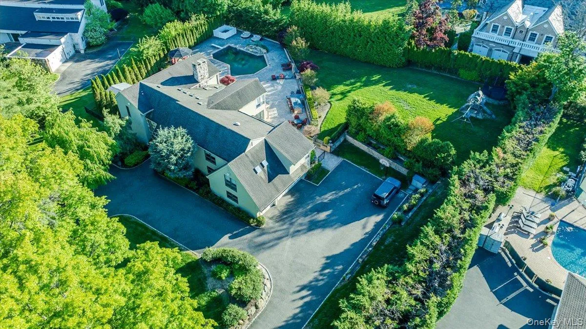 5 Twin Ponds Street, North Hempstead, NY, 7 Bedrooms Bedrooms, 12 Rooms Rooms,5 BathroomsBathrooms,Residential,For Rent,Twin Ponds,0,998857 5 Twin Ponds Street, North Hempstead, NY, 7 Bedrooms Bedrooms, 12 Rooms Rooms,5 BathroomsBathrooms,Residential,For Rent,Twin Ponds,0,998857