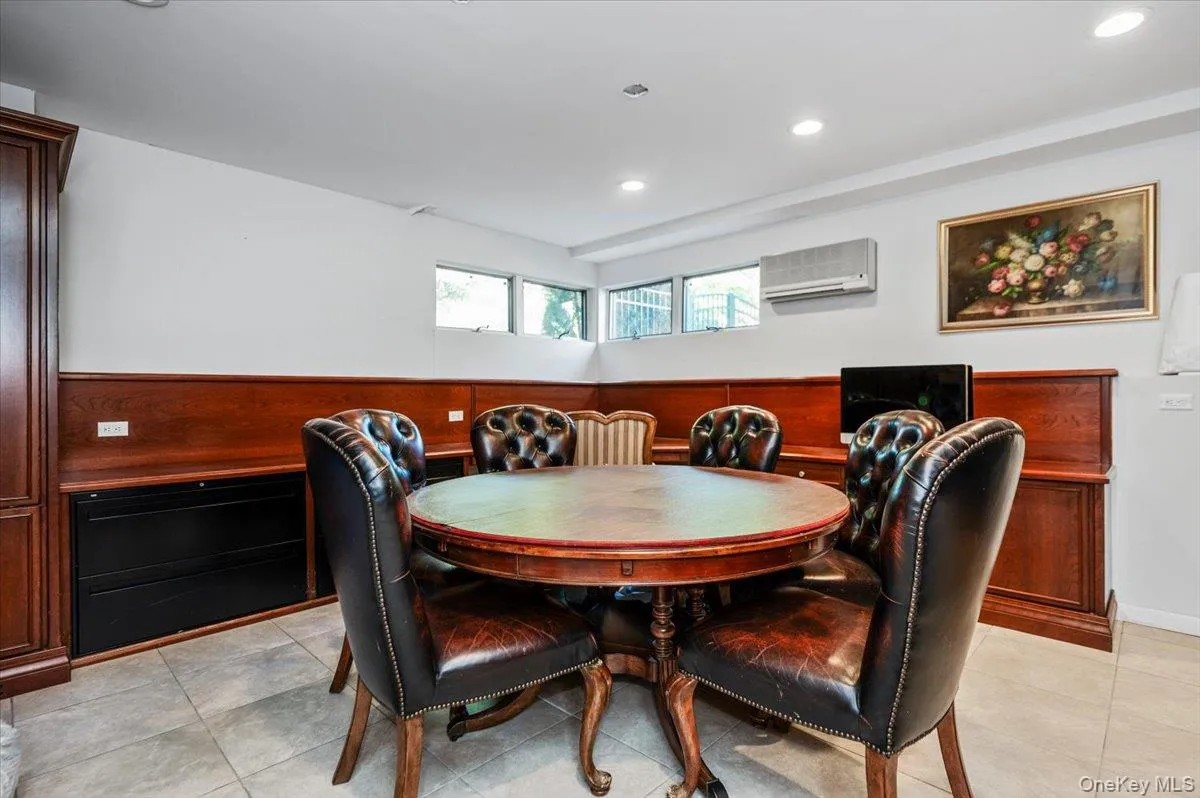 5 Twin Ponds Street, North Hempstead, NY, 7 Bedrooms Bedrooms, 12 Rooms Rooms,5 BathroomsBathrooms,Residential,For Rent,Twin Ponds,0,998857 5 Twin Ponds Street, North Hempstead, NY, 7 Bedrooms Bedrooms, 12 Rooms Rooms,5 BathroomsBathrooms,Residential,For Rent,Twin Ponds,0,998857