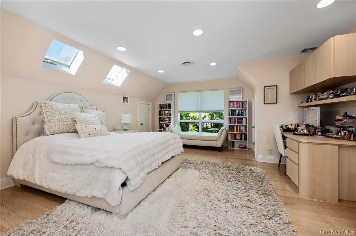 5 Twin Ponds Street, North Hempstead, NY, 7 Bedrooms Bedrooms, 12 Rooms Rooms,5 BathroomsBathrooms,Residential,For Rent,Twin Ponds,0,998857 5 Twin Ponds Street, North Hempstead, NY, 7 Bedrooms Bedrooms, 12 Rooms Rooms,5 BathroomsBathrooms,Residential,For Rent,Twin Ponds,0,998857