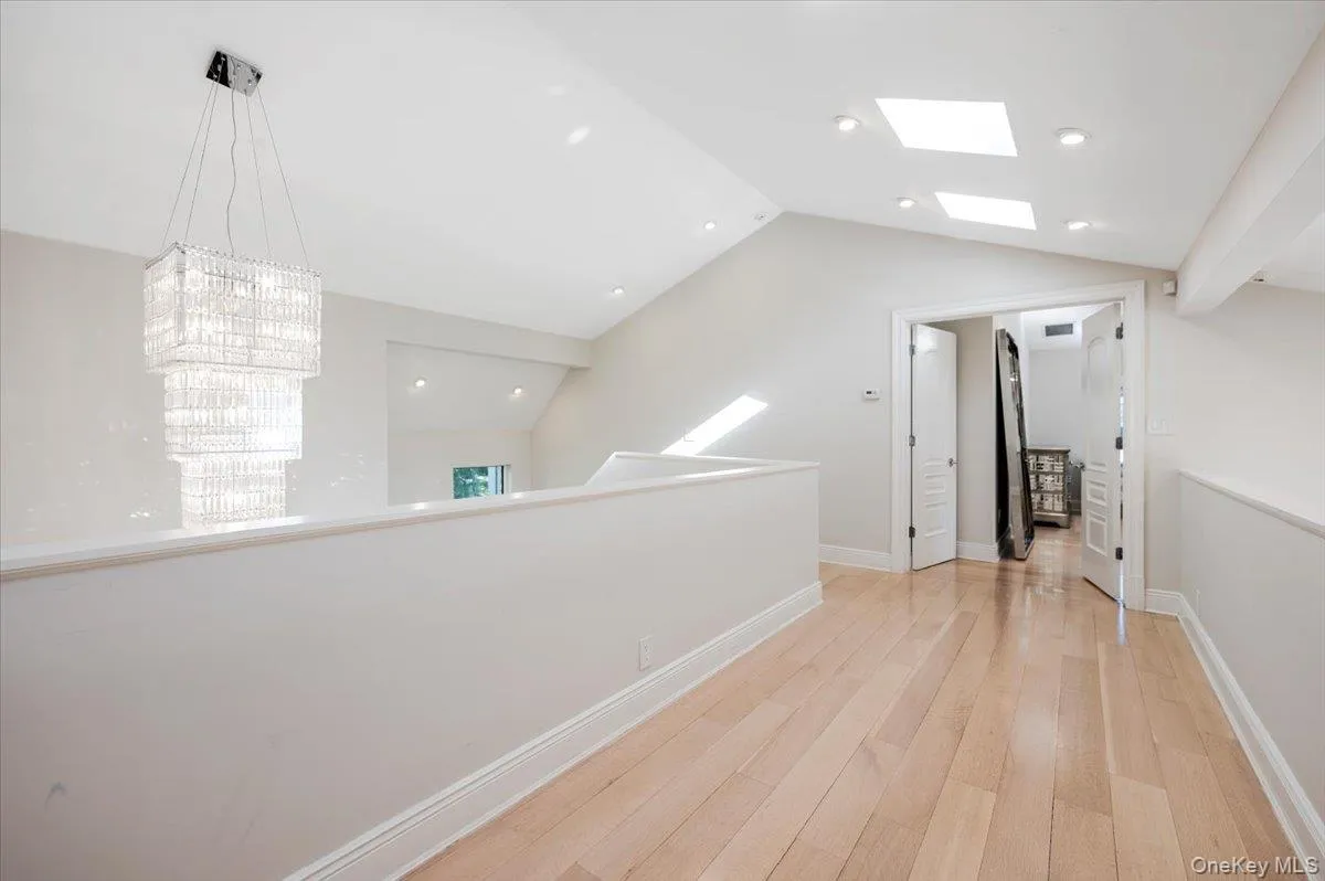 5 Twin Ponds Street, North Hempstead, NY, 7 Bedrooms Bedrooms, 12 Rooms Rooms,5 BathroomsBathrooms,Residential,For Rent,Twin Ponds,0,998857 5 Twin Ponds Street, North Hempstead, NY, 7 Bedrooms Bedrooms, 12 Rooms Rooms,5 BathroomsBathrooms,Residential,For Rent,Twin Ponds,0,998857