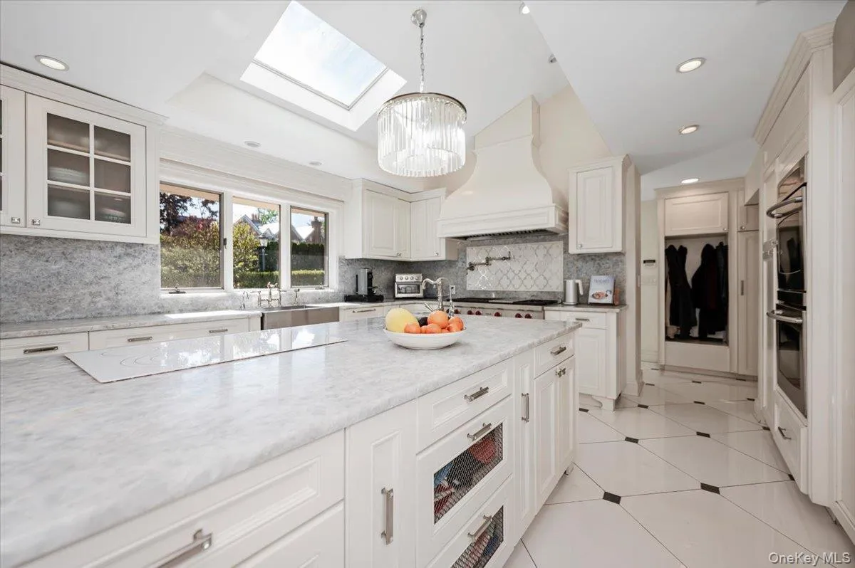 5 Twin Ponds Street, North Hempstead, NY, 7 Bedrooms Bedrooms, 12 Rooms Rooms,5 BathroomsBathrooms,Residential,For Rent,Twin Ponds,0,998857 5 Twin Ponds Street, North Hempstead, NY, 7 Bedrooms Bedrooms, 12 Rooms Rooms,5 BathroomsBathrooms,Residential,For Rent,Twin Ponds,0,998857