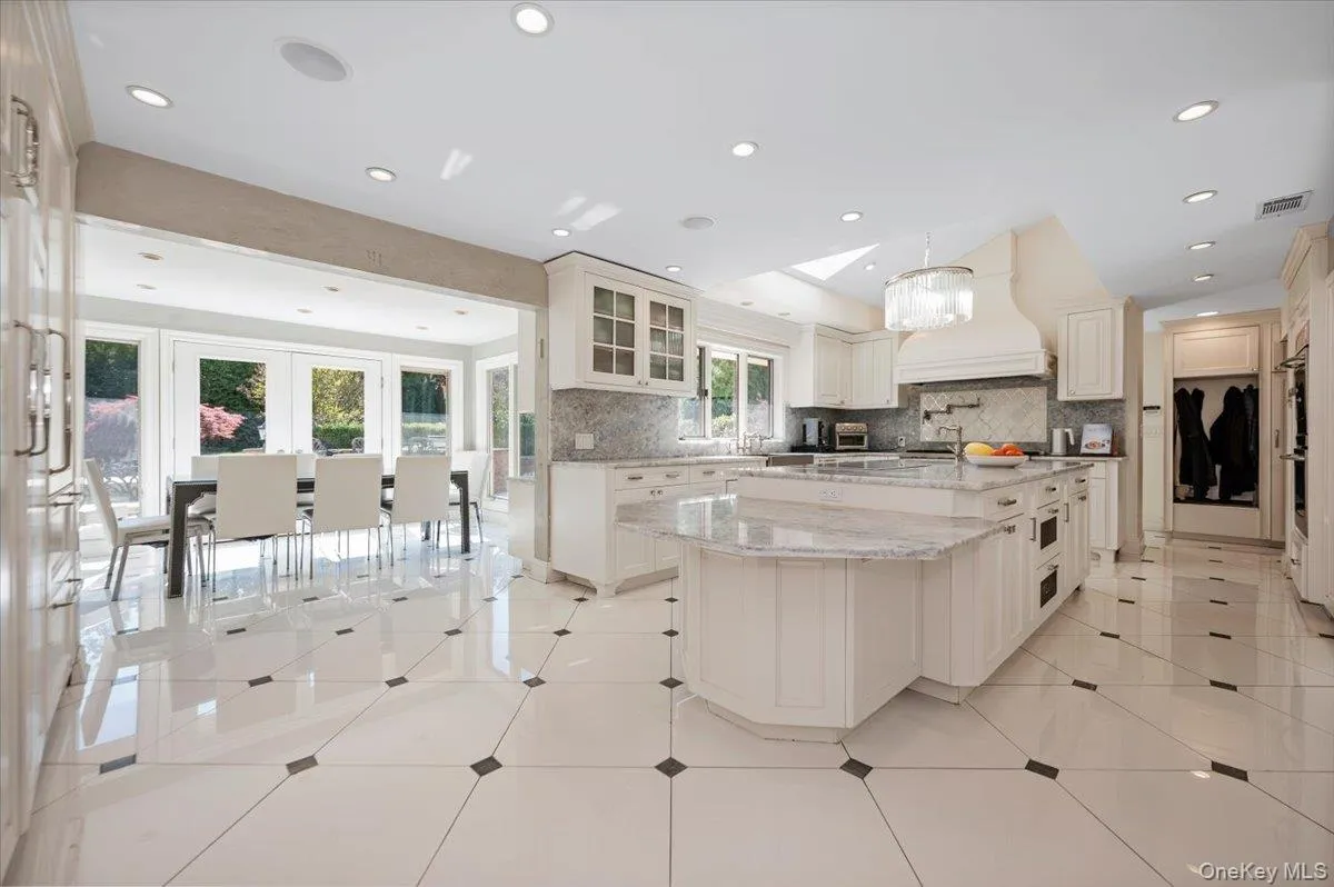 5 Twin Ponds Street, North Hempstead, NY, 7 Bedrooms Bedrooms, 12 Rooms Rooms,5 BathroomsBathrooms,Residential,For Rent,Twin Ponds,0,998857 5 Twin Ponds Street, North Hempstead, NY, 7 Bedrooms Bedrooms, 12 Rooms Rooms,5 BathroomsBathrooms,Residential,For Rent,Twin Ponds,0,998857