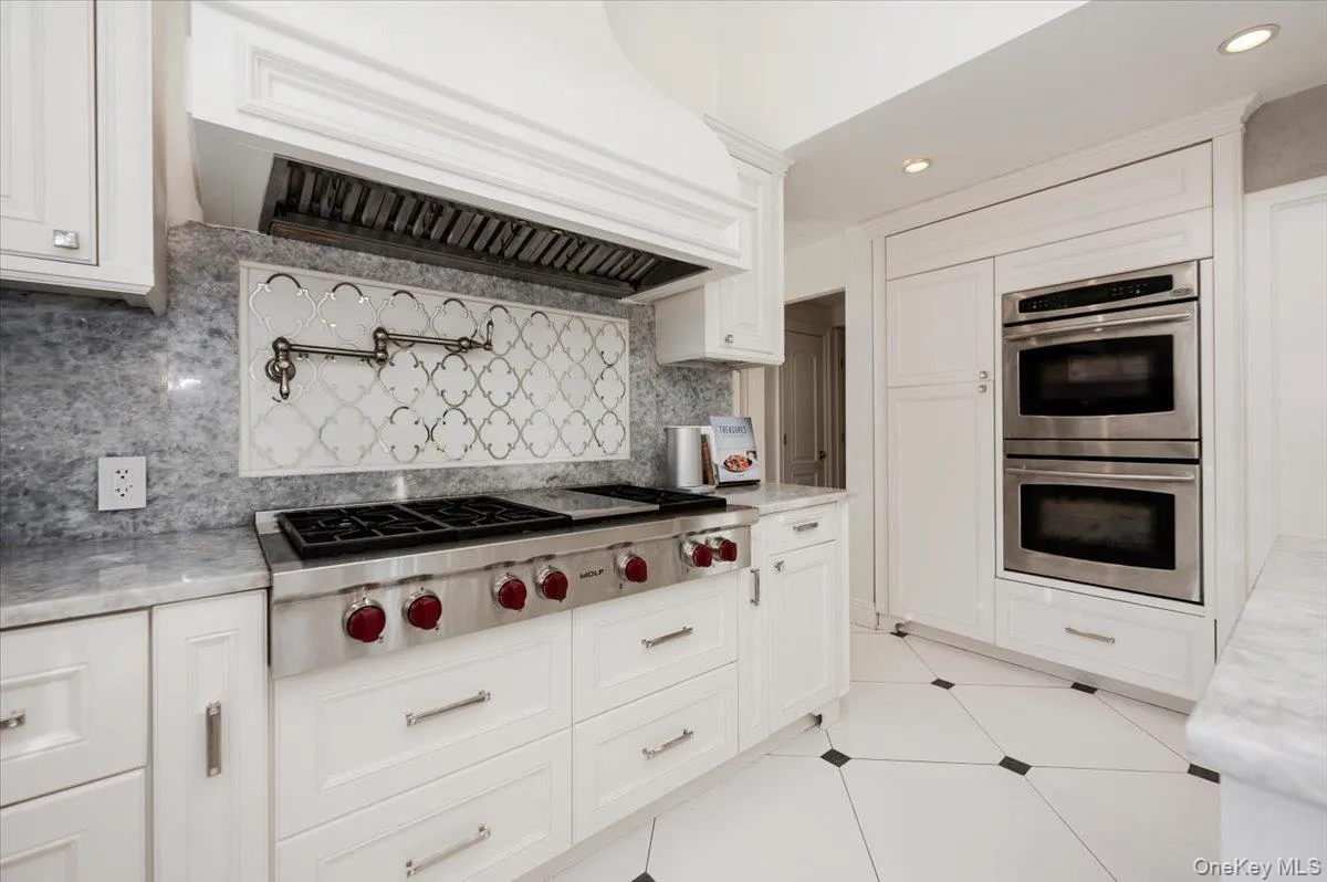 5 Twin Ponds Street, North Hempstead, NY, 7 Bedrooms Bedrooms, 12 Rooms Rooms,5 BathroomsBathrooms,Residential,For Rent,Twin Ponds,0,998857 5 Twin Ponds Street, North Hempstead, NY, 7 Bedrooms Bedrooms, 12 Rooms Rooms,5 BathroomsBathrooms,Residential,For Rent,Twin Ponds,0,998857