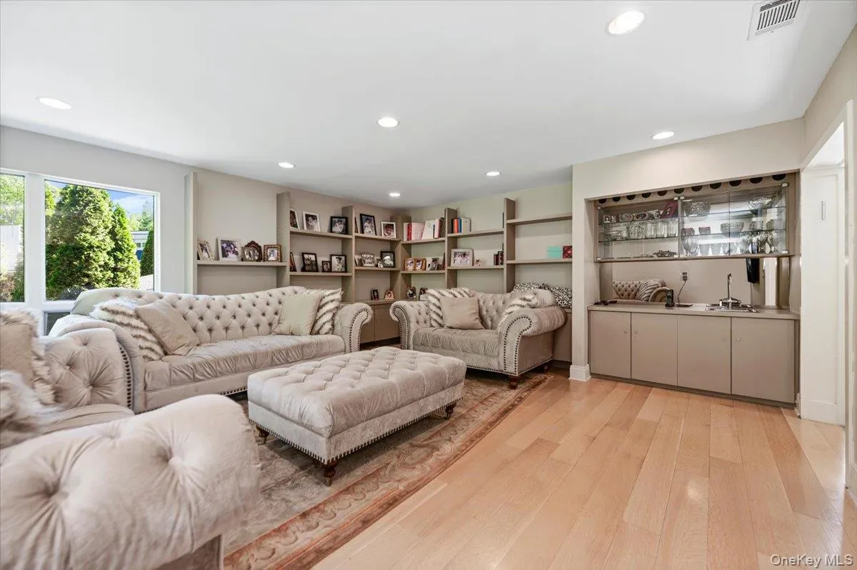 5 Twin Ponds Street, North Hempstead, NY, 7 Bedrooms Bedrooms, 12 Rooms Rooms,5 BathroomsBathrooms,Residential,For Rent,Twin Ponds,0,998857 5 Twin Ponds Street, North Hempstead, NY, 7 Bedrooms Bedrooms, 12 Rooms Rooms,5 BathroomsBathrooms,Residential,For Rent,Twin Ponds,0,998857