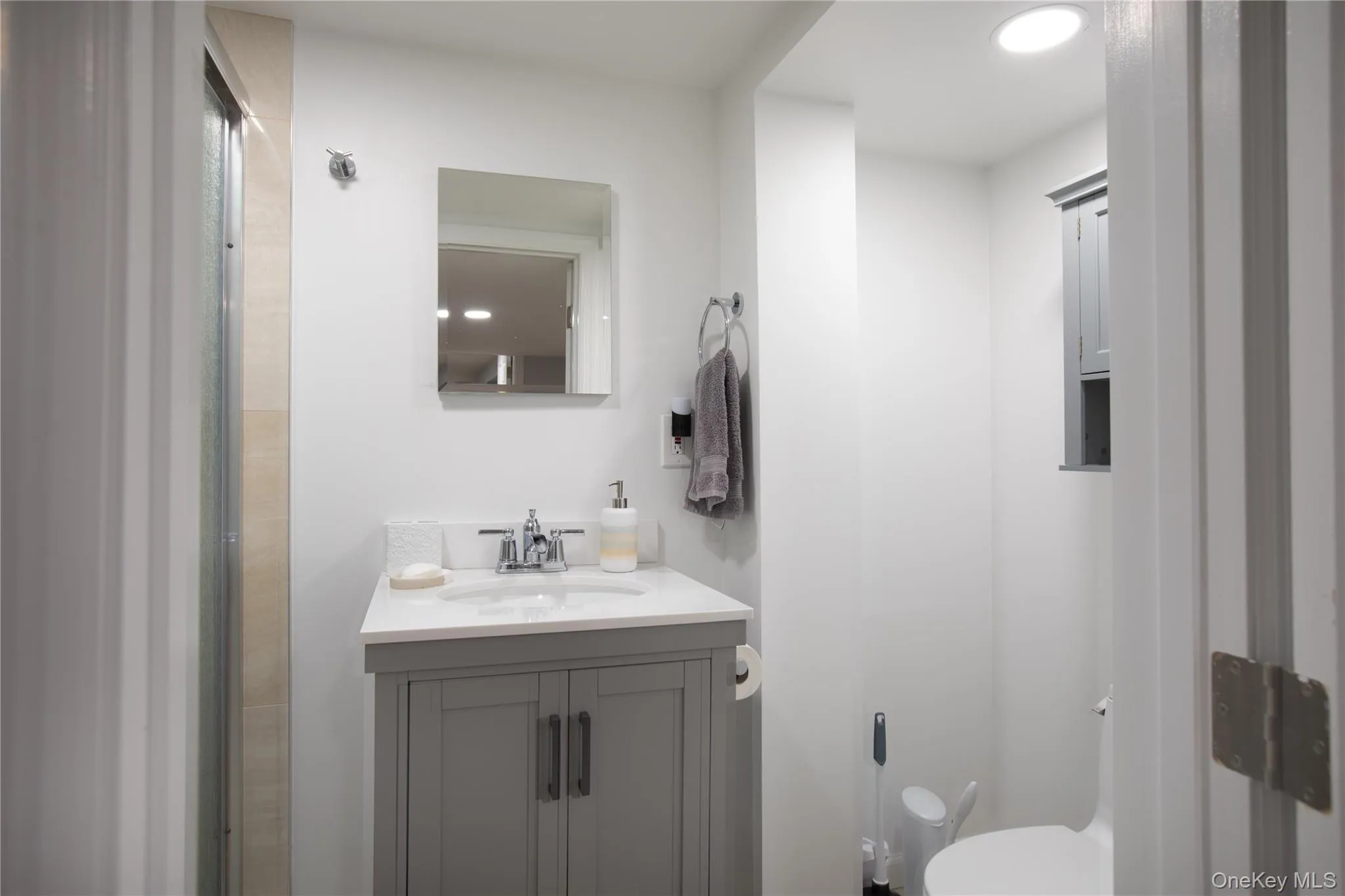 16 Buckner Avenue, Oyster Bay, NY, 3 Bedrooms Bedrooms, 5 Rooms Rooms,1 BathroomBathrooms,Residential,For Rent,Buckner,0,998872 16 Buckner Avenue, Oyster Bay, NY, 3 Bedrooms Bedrooms, 5 Rooms Rooms,1 BathroomBathrooms,Residential,For Rent,Buckner,0,998872