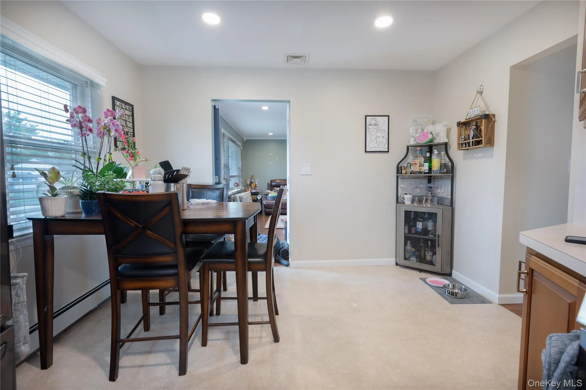 16 Buckner Avenue, Oyster Bay, NY, 3 Bedrooms Bedrooms, 5 Rooms Rooms,1 BathroomBathrooms,Residential,For Rent,Buckner,0,998872 16 Buckner Avenue, Oyster Bay, NY, 3 Bedrooms Bedrooms, 5 Rooms Rooms,1 BathroomBathrooms,Residential,For Rent,Buckner,0,998872
