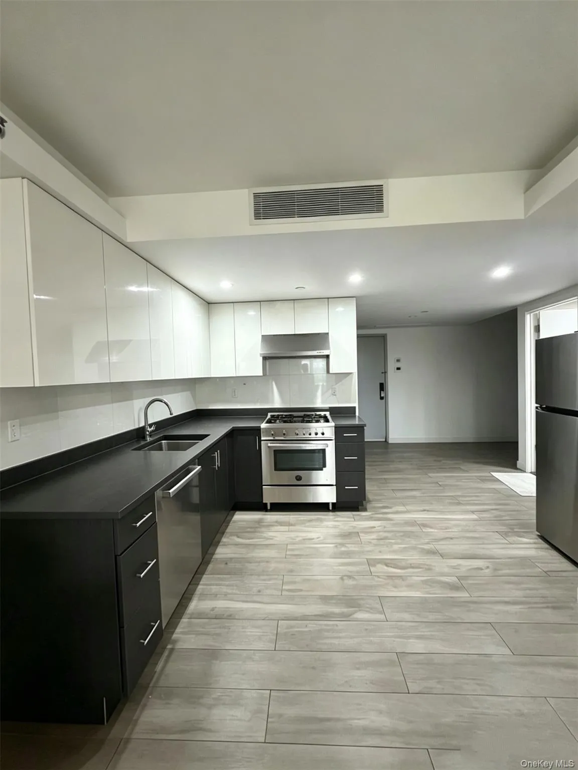 15815 Union Turnpike, New York, NY, 1 Bedroom Bedrooms, 2 Rooms Rooms,1 BathroomBathrooms,Residential Sale,For Rent,Union,0,998879 15815 Union Turnpike, New York, NY, 1 Bedroom Bedrooms, 2 Rooms Rooms,1 BathroomBathrooms,Residential Sale,For Rent,Union,0,998879