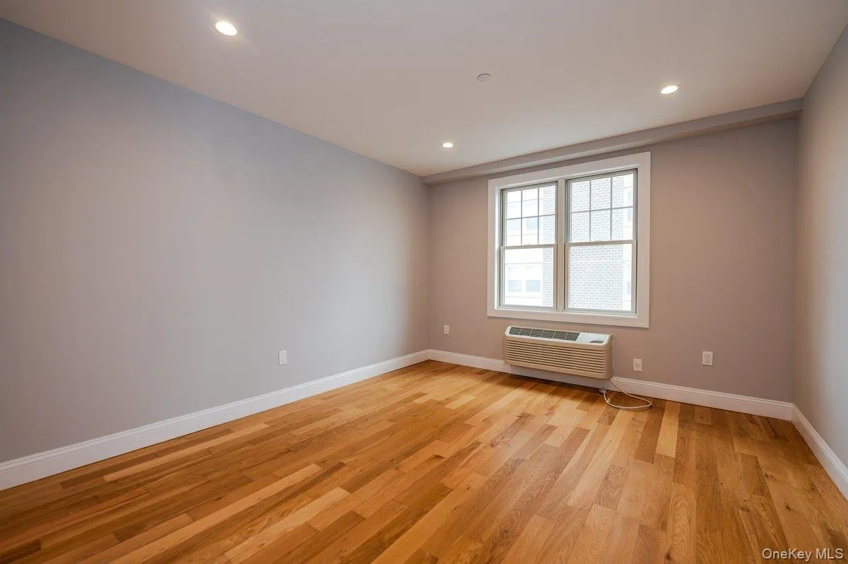 661 Broadway, Long Beach, NY, 3 Bedrooms Bedrooms, 5 Rooms Rooms,2 BathroomsBathrooms,Residential,For Rent,Broadway,0,998882 661 Broadway, Long Beach, NY, 3 Bedrooms Bedrooms, 5 Rooms Rooms,2 BathroomsBathrooms,Residential,For Rent,Broadway,0,998882