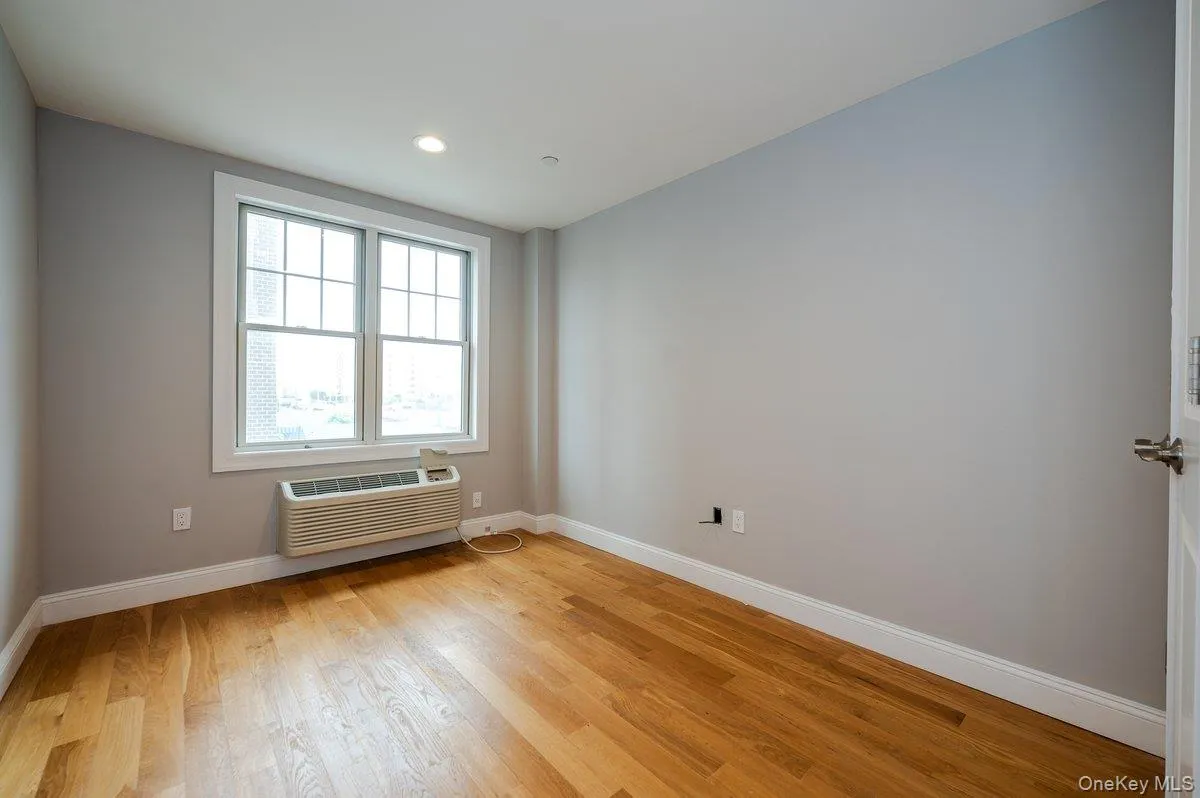 661 Broadway, Long Beach, NY, 3 Bedrooms Bedrooms, 5 Rooms Rooms,2 BathroomsBathrooms,Residential,For Rent,Broadway,0,998882 661 Broadway, Long Beach, NY, 3 Bedrooms Bedrooms, 5 Rooms Rooms,2 BathroomsBathrooms,Residential,For Rent,Broadway,0,998882