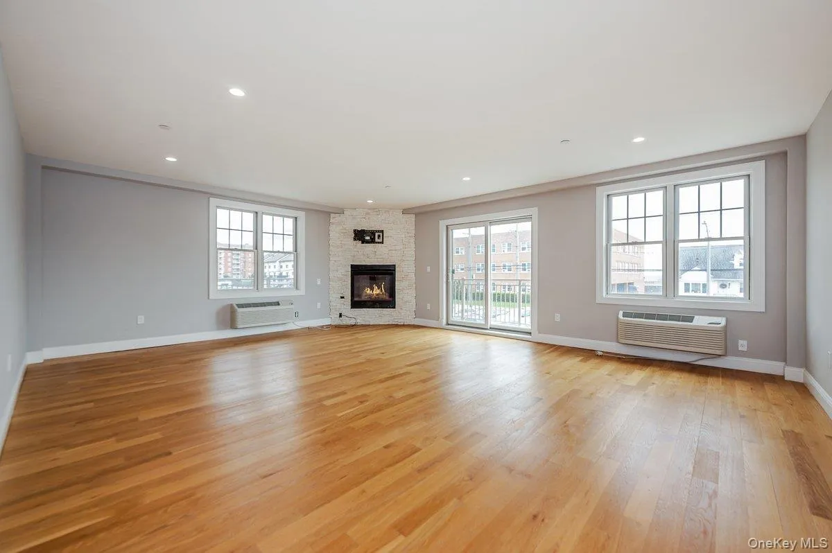 661 Broadway, Long Beach, NY, 3 Bedrooms Bedrooms, 5 Rooms Rooms,2 BathroomsBathrooms,Residential,For Rent,Broadway,0,998882 661 Broadway, Long Beach, NY, 3 Bedrooms Bedrooms, 5 Rooms Rooms,2 BathroomsBathrooms,Residential,For Rent,Broadway,0,998882