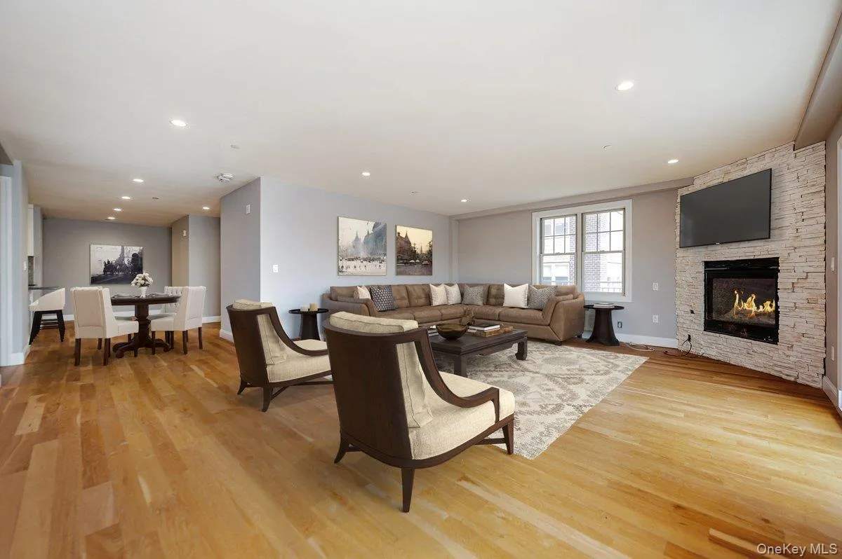 661 Broadway, Long Beach, NY, 3 Bedrooms Bedrooms, 5 Rooms Rooms,2 BathroomsBathrooms,Residential,For Rent,Broadway,0,998882 661 Broadway, Long Beach, NY, 3 Bedrooms Bedrooms, 5 Rooms Rooms,2 BathroomsBathrooms,Residential,For Rent,Broadway,0,998882
