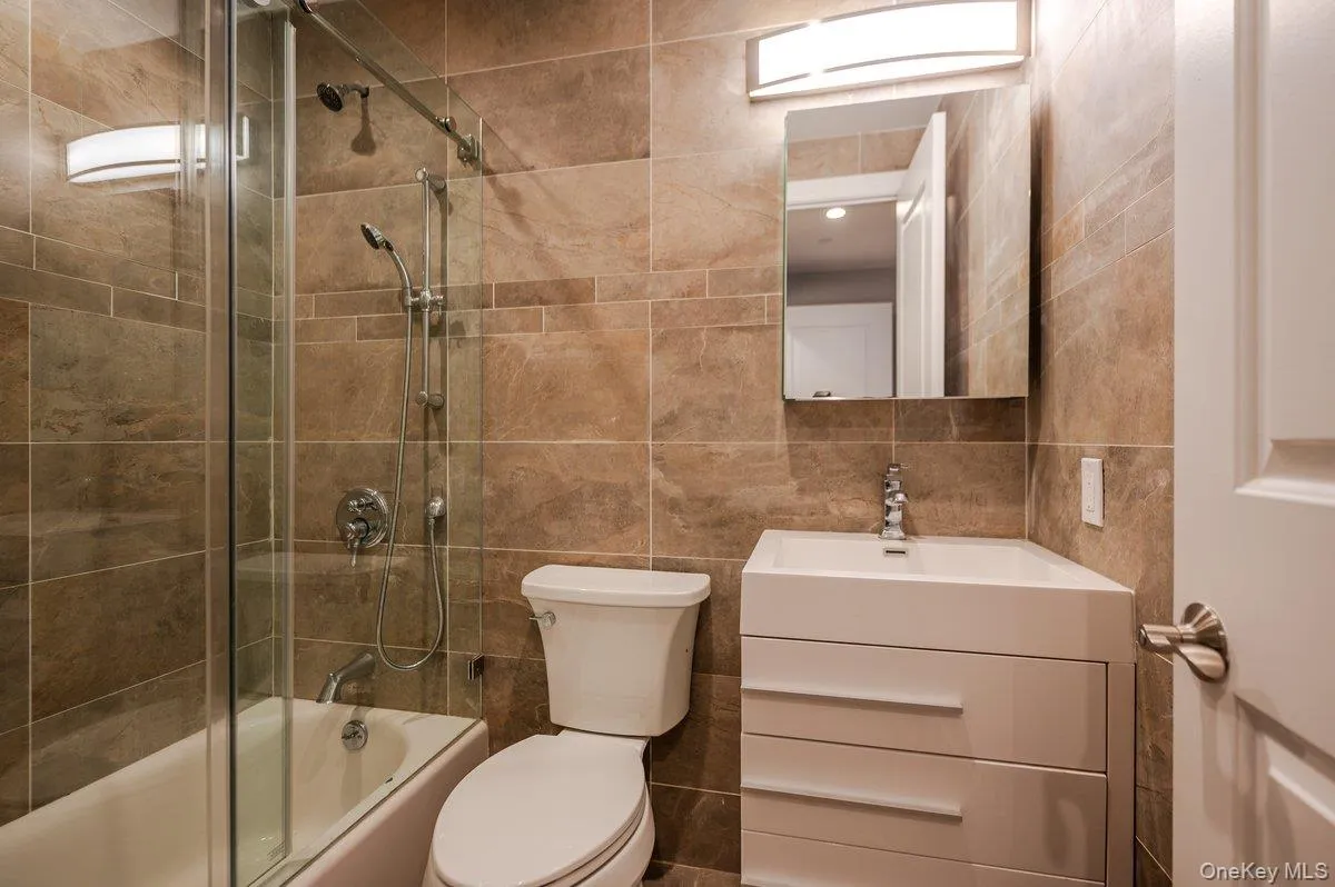 661 Broadway, Long Beach, NY, 3 Bedrooms Bedrooms, 5 Rooms Rooms,2 BathroomsBathrooms,Residential,For Rent,Broadway,0,998882 661 Broadway, Long Beach, NY, 3 Bedrooms Bedrooms, 5 Rooms Rooms,2 BathroomsBathrooms,Residential,For Rent,Broadway,0,998882