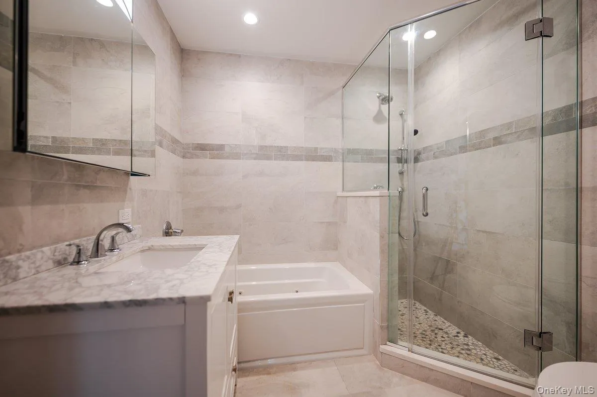 661 Broadway, Long Beach, NY, 3 Bedrooms Bedrooms, 5 Rooms Rooms,2 BathroomsBathrooms,Residential,For Rent,Broadway,0,998882 661 Broadway, Long Beach, NY, 3 Bedrooms Bedrooms, 5 Rooms Rooms,2 BathroomsBathrooms,Residential,For Rent,Broadway,0,998882