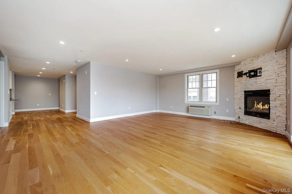 661 Broadway, Long Beach, NY, 3 Bedrooms Bedrooms, 5 Rooms Rooms,2 BathroomsBathrooms,Residential,For Rent,Broadway,0,998882 661 Broadway, Long Beach, NY, 3 Bedrooms Bedrooms, 5 Rooms Rooms,2 BathroomsBathrooms,Residential,For Rent,Broadway,0,998882