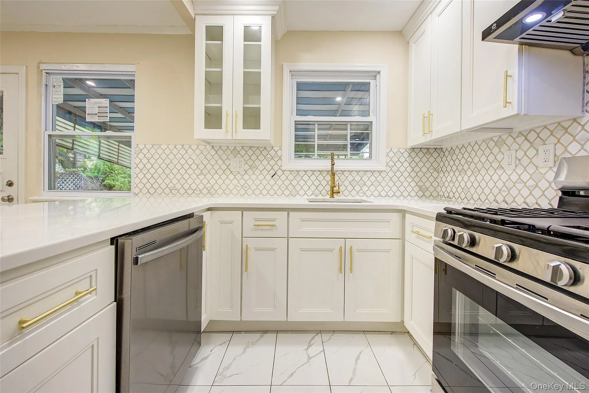 164-38 76th Road, New York, NY, 3 Bedrooms Bedrooms, 6 Rooms Rooms,2 BathroomsBathrooms,Residential,For Rent,76th,0,998900 164-38 76th Road, New York, NY, 3 Bedrooms Bedrooms, 6 Rooms Rooms,2 BathroomsBathrooms,Residential,For Rent,76th,0,998900