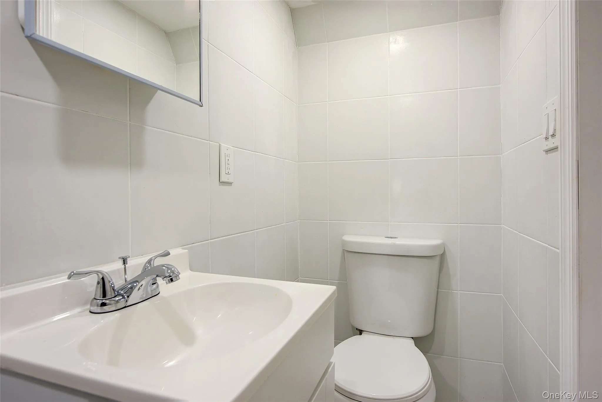 164-38 76th Road, New York, NY, 3 Bedrooms Bedrooms, 6 Rooms Rooms,2 BathroomsBathrooms,Residential,For Rent,76th,0,998900 164-38 76th Road, New York, NY, 3 Bedrooms Bedrooms, 6 Rooms Rooms,2 BathroomsBathrooms,Residential,For Rent,76th,0,998900