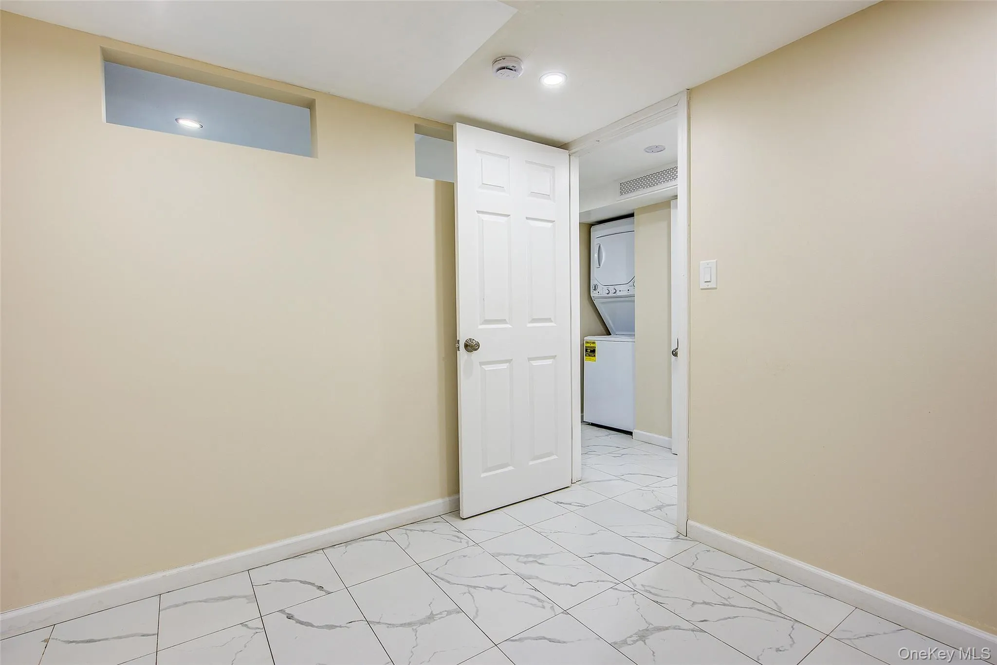 164-38 76th Road, New York, NY, 3 Bedrooms Bedrooms, 6 Rooms Rooms,2 BathroomsBathrooms,Residential,For Rent,76th,0,998900 164-38 76th Road, New York, NY, 3 Bedrooms Bedrooms, 6 Rooms Rooms,2 BathroomsBathrooms,Residential,For Rent,76th,0,998900