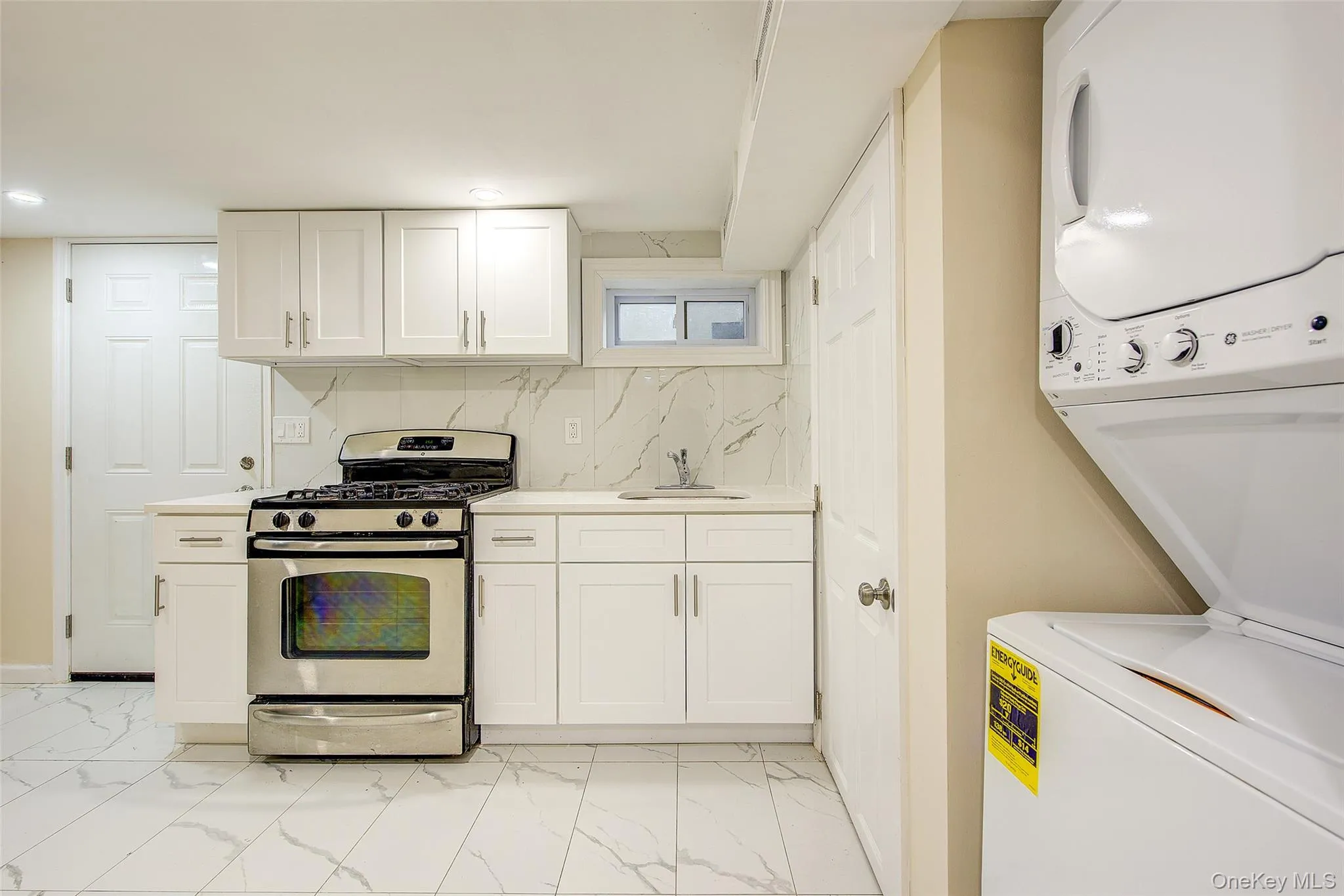 164-38 76th Road, New York, NY, 3 Bedrooms Bedrooms, 6 Rooms Rooms,2 BathroomsBathrooms,Residential,For Rent,76th,0,998900 164-38 76th Road, New York, NY, 3 Bedrooms Bedrooms, 6 Rooms Rooms,2 BathroomsBathrooms,Residential,For Rent,76th,0,998900
