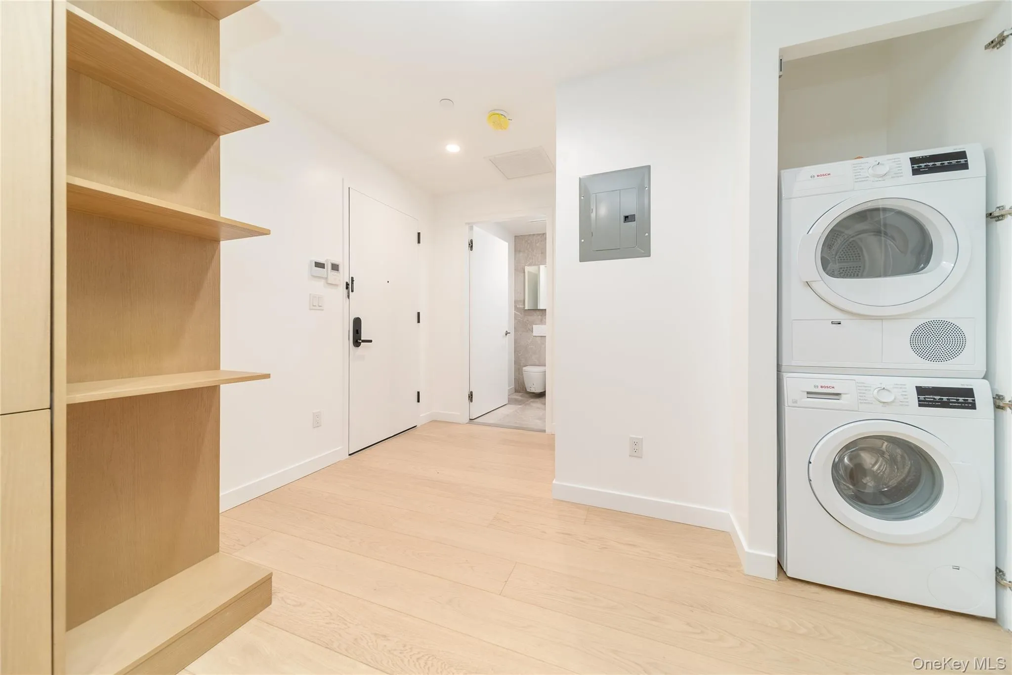 3005 Vernon Boulevard, New York, NY, 1 Bedroom Bedrooms, 3 Rooms Rooms,1 BathroomBathrooms,Residential Lease,For Rent,Vernon,0,998902 3005 Vernon Boulevard, New York, NY, 1 Bedroom Bedrooms, 3 Rooms Rooms,1 BathroomBathrooms,Residential Lease,For Rent,Vernon,0,998902