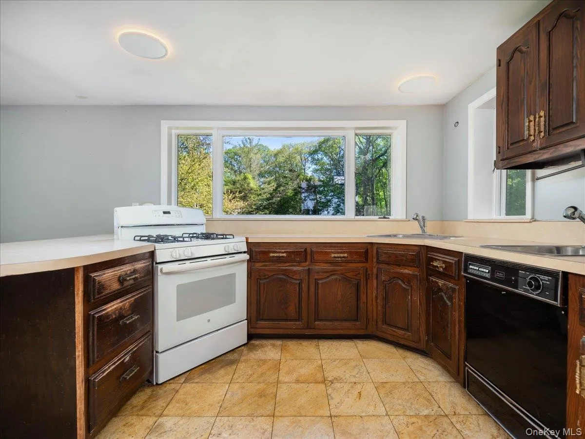 140 Camp Hill Road, Haverstraw, NY, 5 Bedrooms Bedrooms, 11 Rooms Rooms,3 BathroomsBathrooms,Residential Sale,For Rent,Camp Hill,0,998914 140 Camp Hill Road, Haverstraw, NY, 5 Bedrooms Bedrooms, 11 Rooms Rooms,3 BathroomsBathrooms,Residential Sale,For Rent,Camp Hill,0,998914