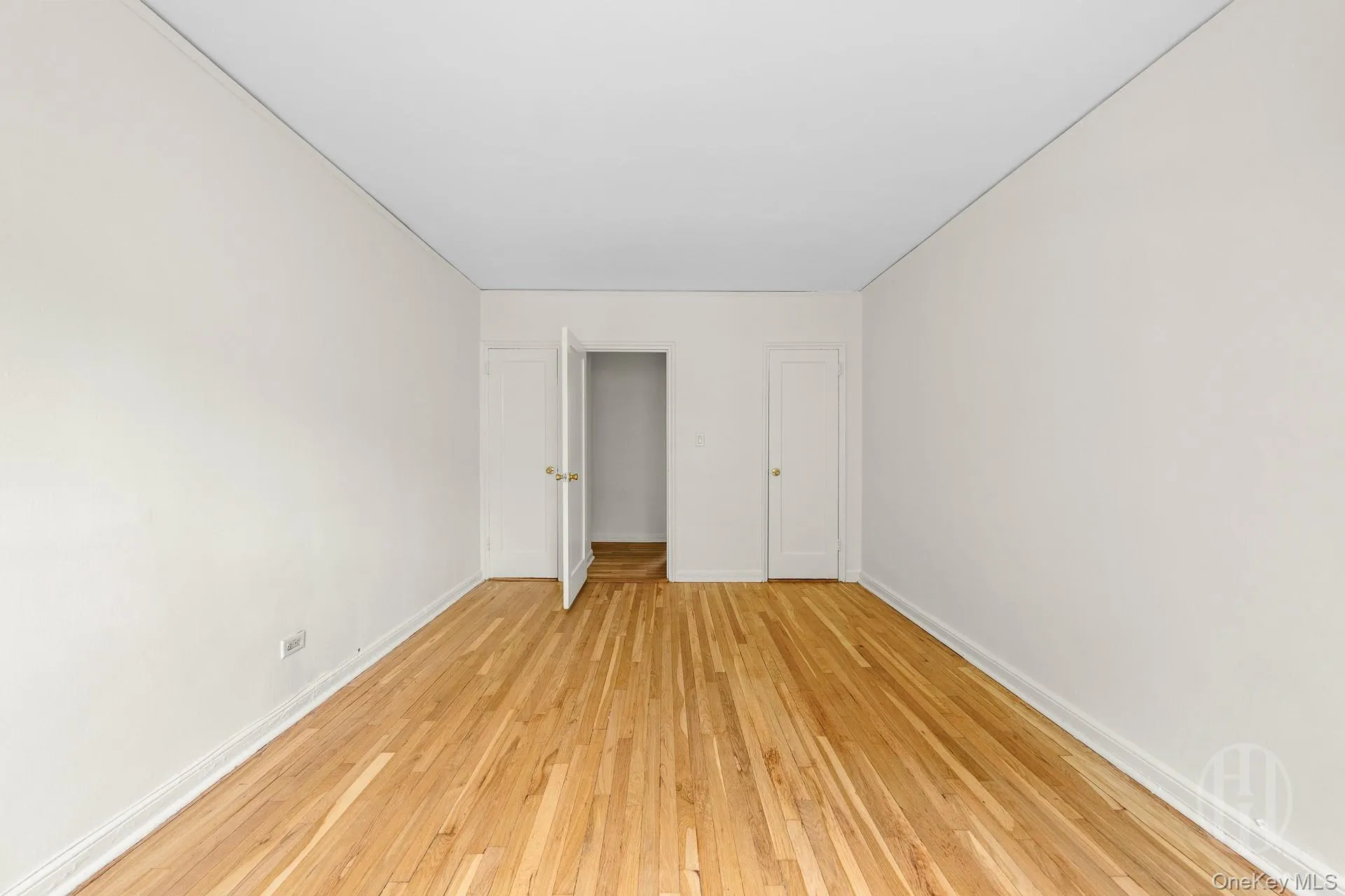 141-27 79th Avenue, New York, NY, 1 Bedroom Bedrooms, 4 Rooms Rooms,1 BathroomBathrooms,Residential Sale,For Rent,79th,0,998919 141-27 79th Avenue, New York, NY, 1 Bedroom Bedrooms, 4 Rooms Rooms,1 BathroomBathrooms,Residential Sale,For Rent,79th,0,998919