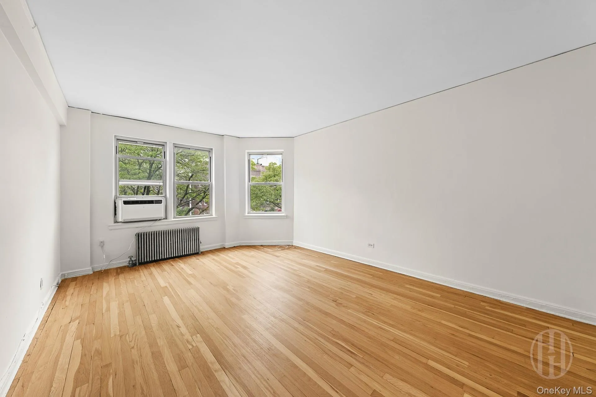 141-27 79th Avenue, New York, NY, 1 Bedroom Bedrooms, 4 Rooms Rooms,1 BathroomBathrooms,Residential Sale,For Rent,79th,0,998919 141-27 79th Avenue, New York, NY, 1 Bedroom Bedrooms, 4 Rooms Rooms,1 BathroomBathrooms,Residential Sale,For Rent,79th,0,998919