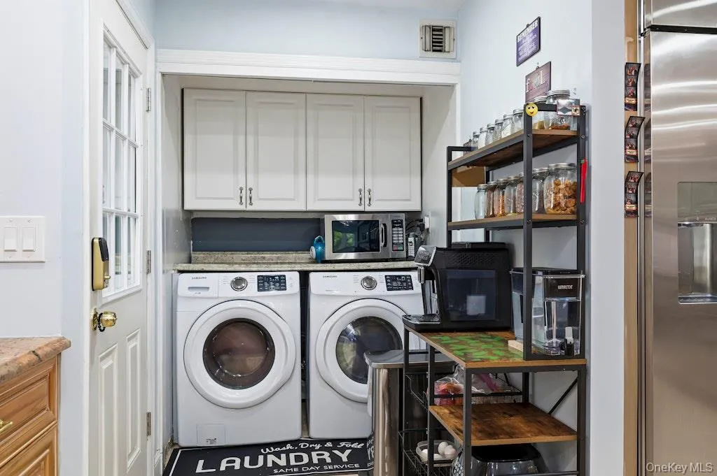 1 Whispering Court, Huntington, NY, 7 Bedrooms Bedrooms, 13 Rooms Rooms,4 BathroomsBathrooms,Residential,For Rent,Whispering,0,998921 1 Whispering Court, Huntington, NY, 7 Bedrooms Bedrooms, 13 Rooms Rooms,4 BathroomsBathrooms,Residential,For Rent,Whispering,0,998921