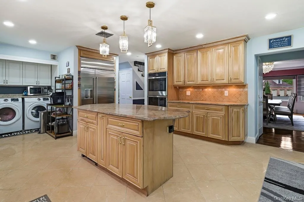 1 Whispering Court, Huntington, NY, 7 Bedrooms Bedrooms, 13 Rooms Rooms,4 BathroomsBathrooms,Residential,For Rent,Whispering,0,998921 1 Whispering Court, Huntington, NY, 7 Bedrooms Bedrooms, 13 Rooms Rooms,4 BathroomsBathrooms,Residential,For Rent,Whispering,0,998921