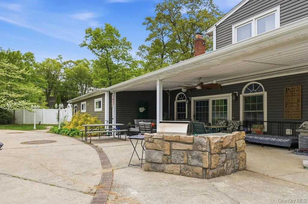 1 Whispering Court, Huntington, NY, 7 Bedrooms Bedrooms, 13 Rooms Rooms,4 BathroomsBathrooms,Residential,For Rent,Whispering,0,998921 1 Whispering Court, Huntington, NY, 7 Bedrooms Bedrooms, 13 Rooms Rooms,4 BathroomsBathrooms,Residential,For Rent,Whispering,0,998921