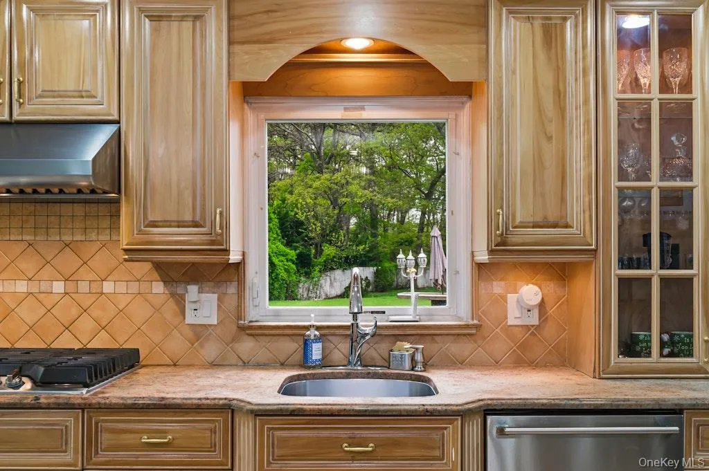 1 Whispering Court, Huntington, NY, 7 Bedrooms Bedrooms, 13 Rooms Rooms,4 BathroomsBathrooms,Residential,For Rent,Whispering,0,998921 1 Whispering Court, Huntington, NY, 7 Bedrooms Bedrooms, 13 Rooms Rooms,4 BathroomsBathrooms,Residential,For Rent,Whispering,0,998921