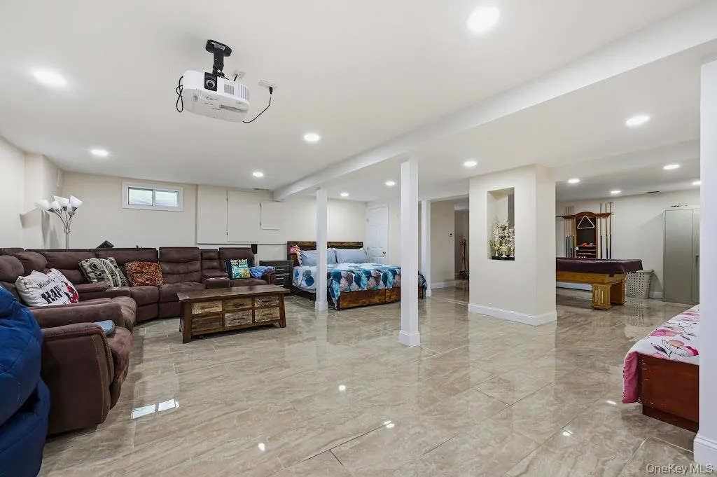 1 Whispering Court, Huntington, NY, 7 Bedrooms Bedrooms, 13 Rooms Rooms,4 BathroomsBathrooms,Residential,For Rent,Whispering,0,998921 1 Whispering Court, Huntington, NY, 7 Bedrooms Bedrooms, 13 Rooms Rooms,4 BathroomsBathrooms,Residential,For Rent,Whispering,0,998921