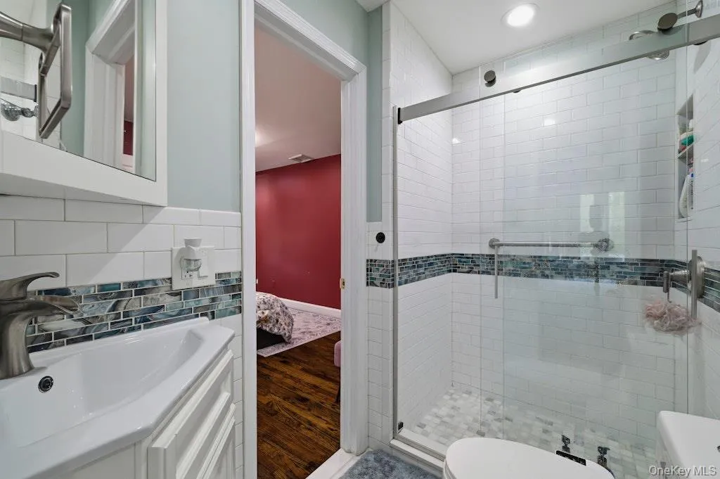 1 Whispering Court, Huntington, NY, 7 Bedrooms Bedrooms, 13 Rooms Rooms,4 BathroomsBathrooms,Residential,For Rent,Whispering,0,998921 1 Whispering Court, Huntington, NY, 7 Bedrooms Bedrooms, 13 Rooms Rooms,4 BathroomsBathrooms,Residential,For Rent,Whispering,0,998921