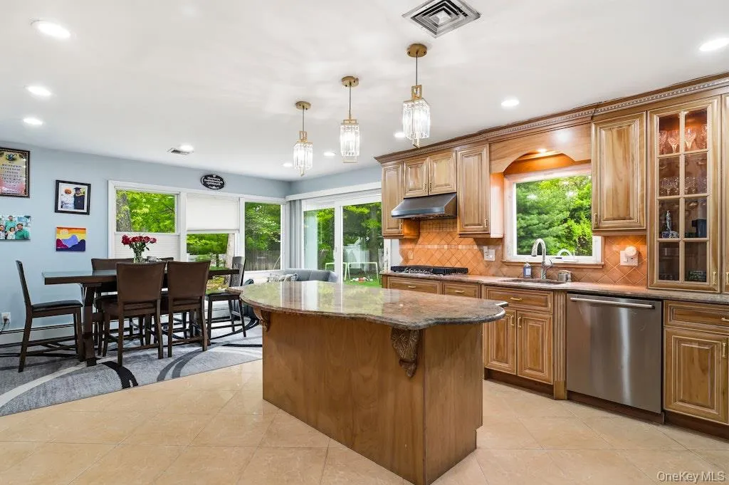 1 Whispering Court, Huntington, NY, 7 Bedrooms Bedrooms, 13 Rooms Rooms,4 BathroomsBathrooms,Residential,For Rent,Whispering,0,998921 1 Whispering Court, Huntington, NY, 7 Bedrooms Bedrooms, 13 Rooms Rooms,4 BathroomsBathrooms,Residential,For Rent,Whispering,0,998921