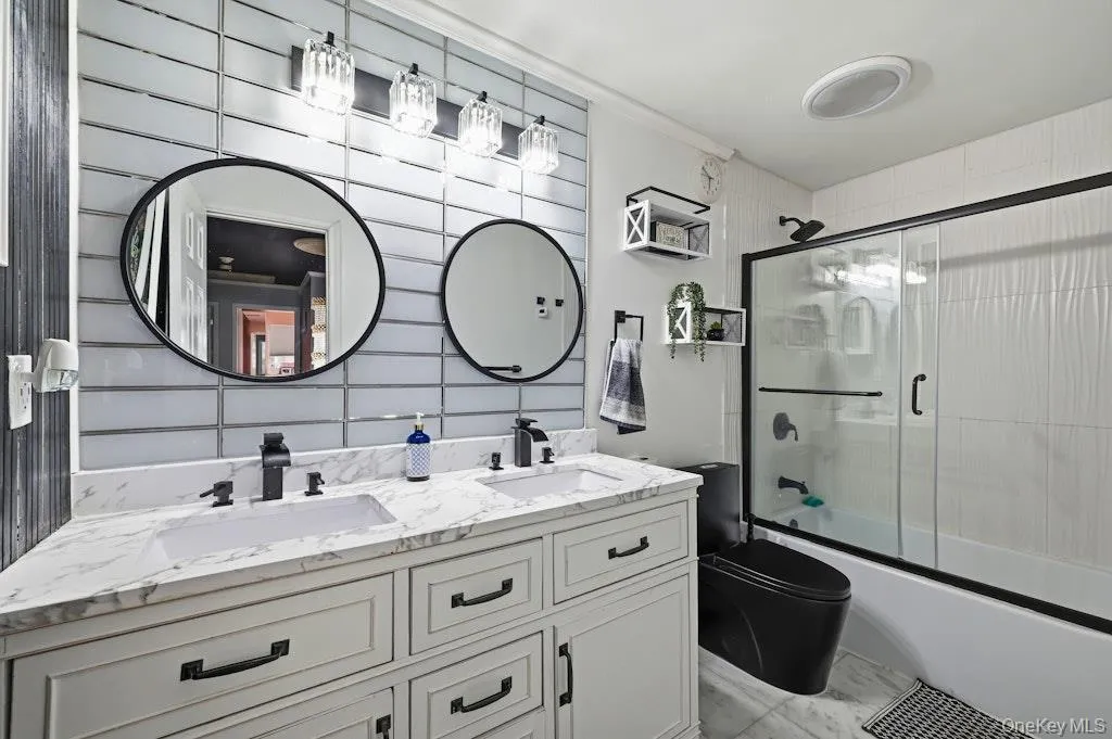 1 Whispering Court, Huntington, NY, 7 Bedrooms Bedrooms, 13 Rooms Rooms,4 BathroomsBathrooms,Residential,For Rent,Whispering,0,998921 1 Whispering Court, Huntington, NY, 7 Bedrooms Bedrooms, 13 Rooms Rooms,4 BathroomsBathrooms,Residential,For Rent,Whispering,0,998921