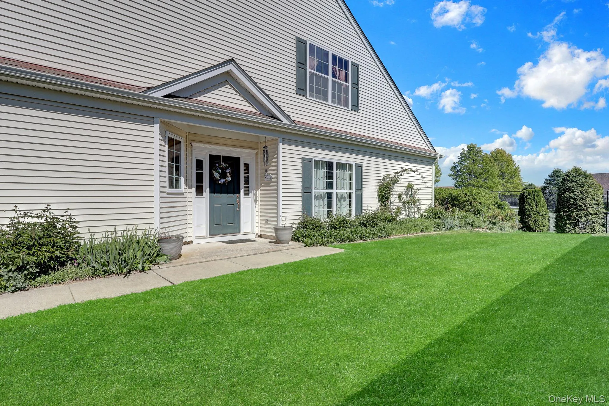 10 Louden Loop, Brookhaven, NY, 3 Bedrooms Bedrooms, 7 Rooms Rooms,3 BathroomsBathrooms,Residential,For Rent,Louden,0,998935 10 Louden Loop, Brookhaven, NY, 3 Bedrooms Bedrooms, 7 Rooms Rooms,3 BathroomsBathrooms,Residential,For Rent,Louden,0,998935
