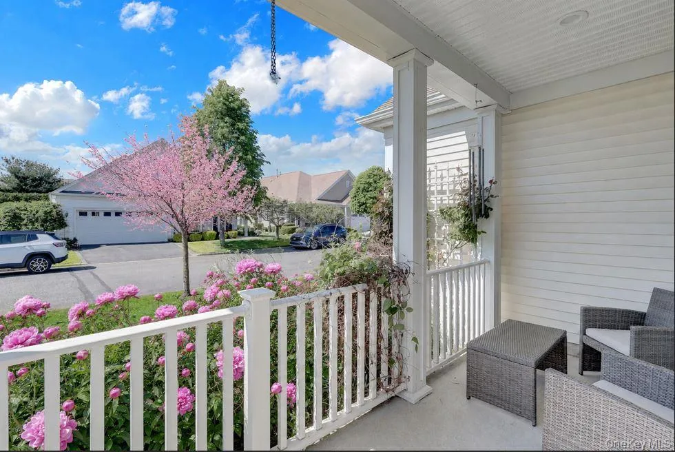 10 Louden Loop, Brookhaven, NY, 3 Bedrooms Bedrooms, 7 Rooms Rooms,3 BathroomsBathrooms,Residential,For Rent,Louden,0,998935 10 Louden Loop, Brookhaven, NY, 3 Bedrooms Bedrooms, 7 Rooms Rooms,3 BathroomsBathrooms,Residential,For Rent,Louden,0,998935