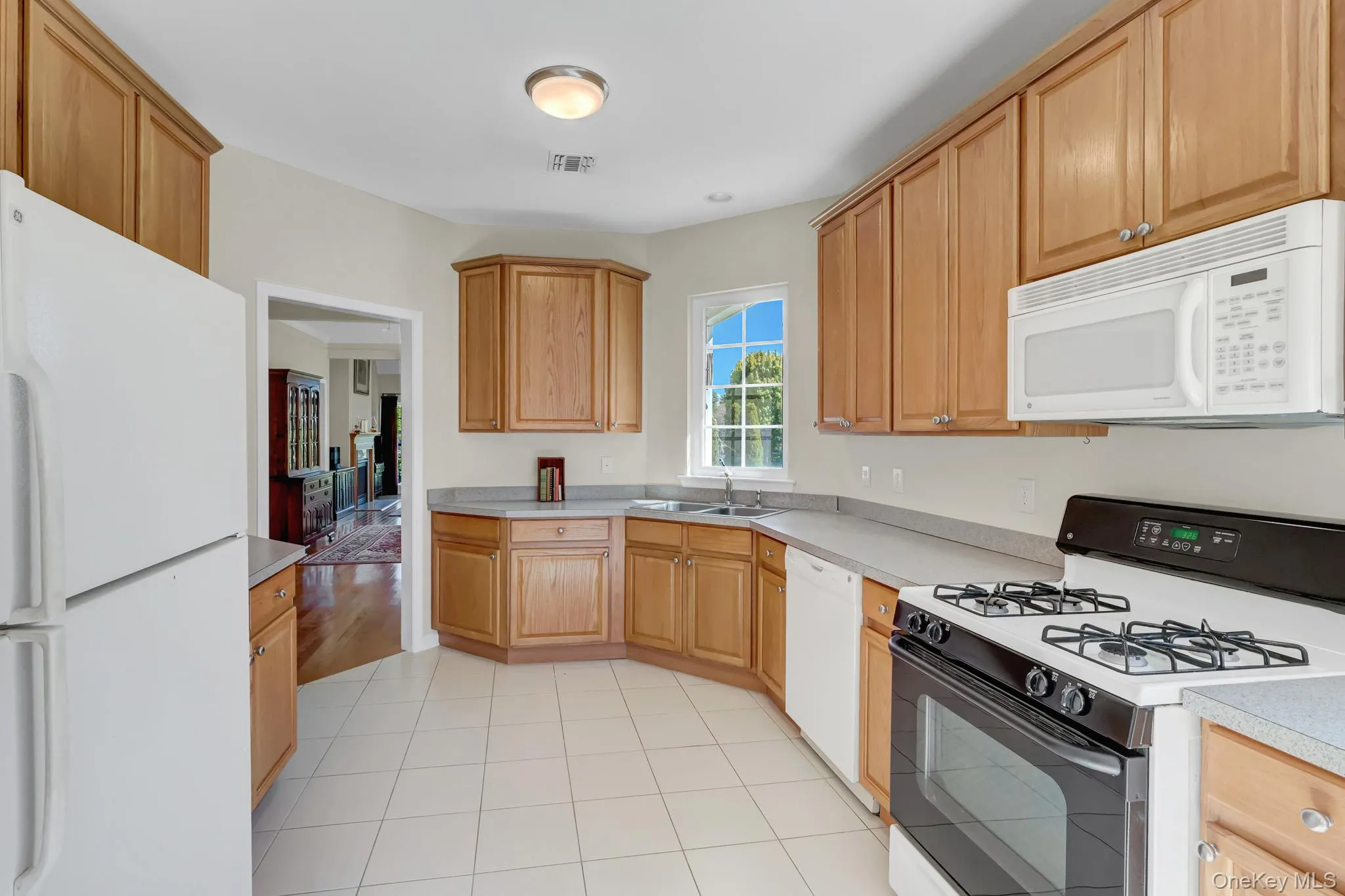 10 Louden Loop, Brookhaven, NY, 3 Bedrooms Bedrooms, 7 Rooms Rooms,3 BathroomsBathrooms,Residential,For Rent,Louden,0,998935 10 Louden Loop, Brookhaven, NY, 3 Bedrooms Bedrooms, 7 Rooms Rooms,3 BathroomsBathrooms,Residential,For Rent,Louden,0,998935