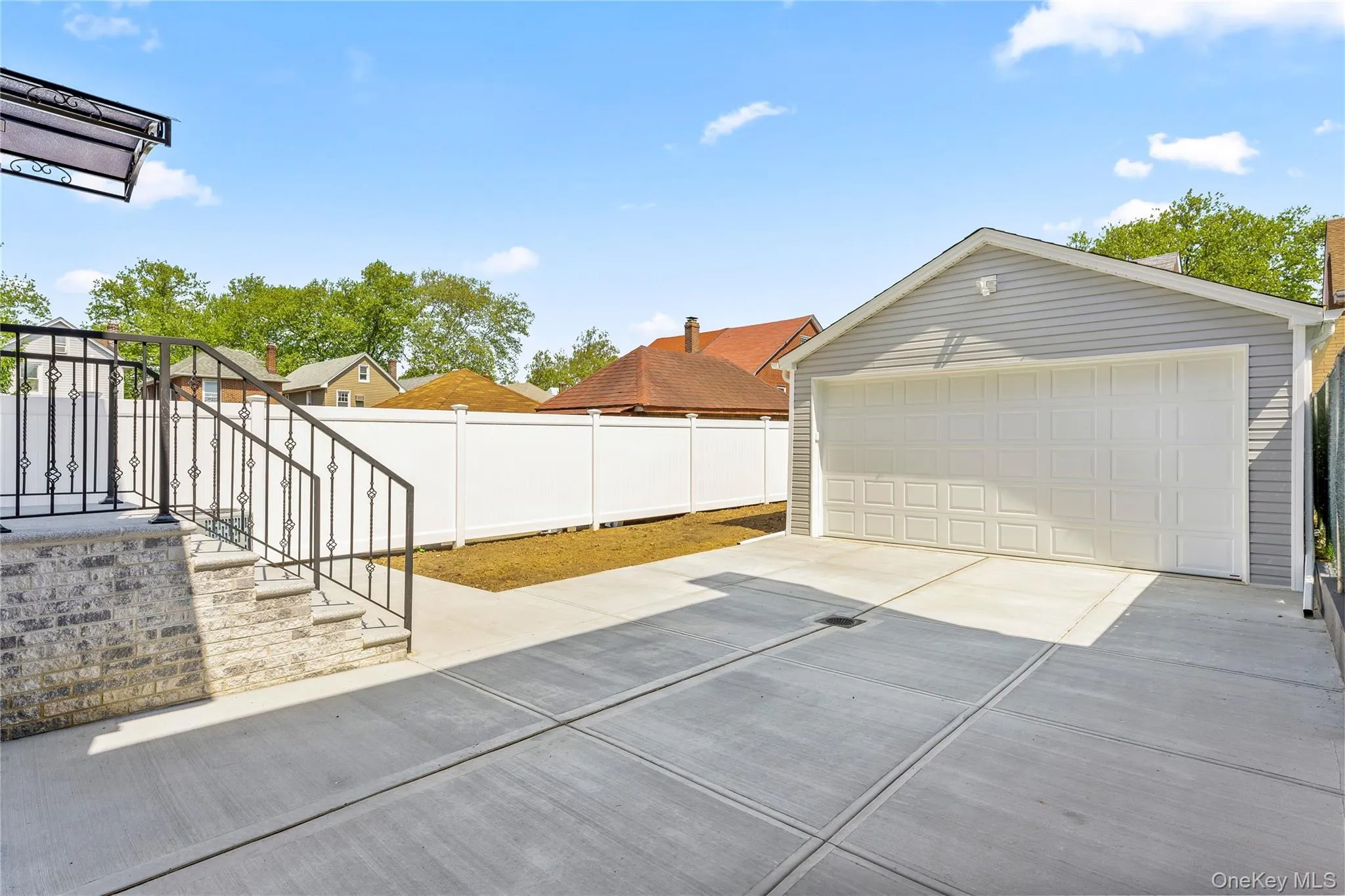Large, Secluded Backyard Perfect for Entertaining Large, Secluded Backyard Perfect for Entertaining