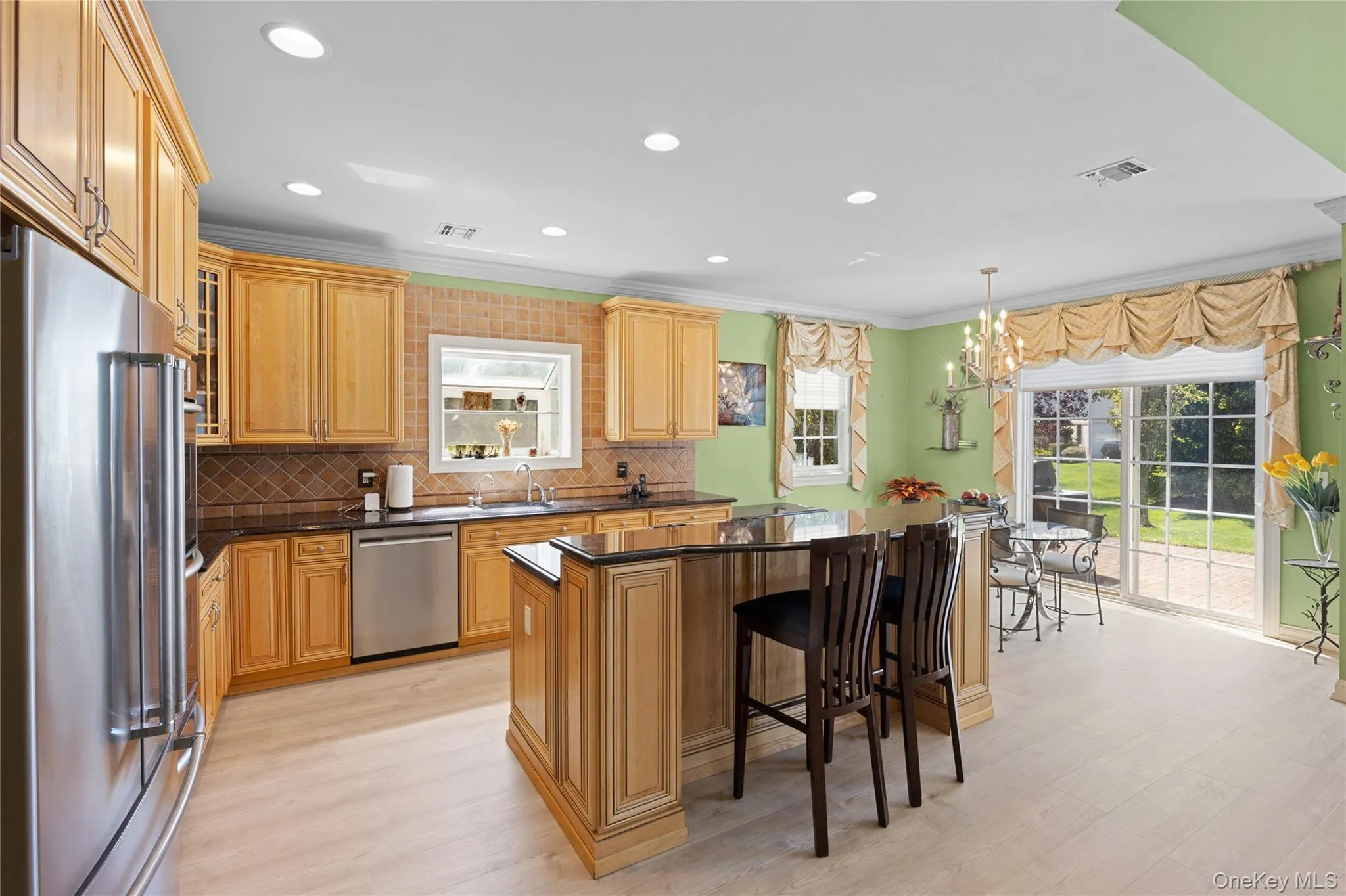 Large Updated Kitchen Large Updated Kitchen