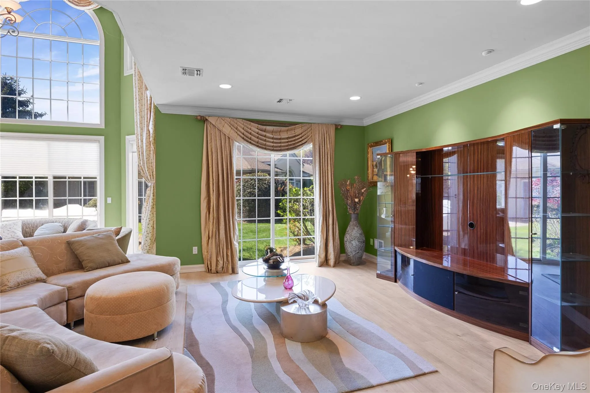 Large Living Room Large Living Room