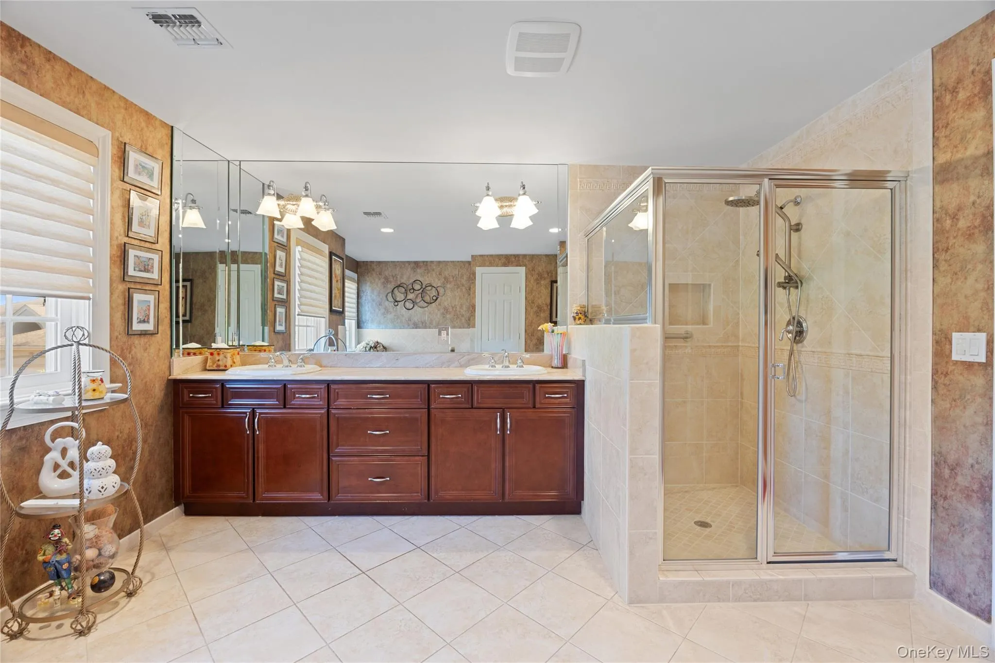 Huge Primary Bathroom with Separate Tub and Shower Huge Primary Bathroom with Separate Tub and Shower