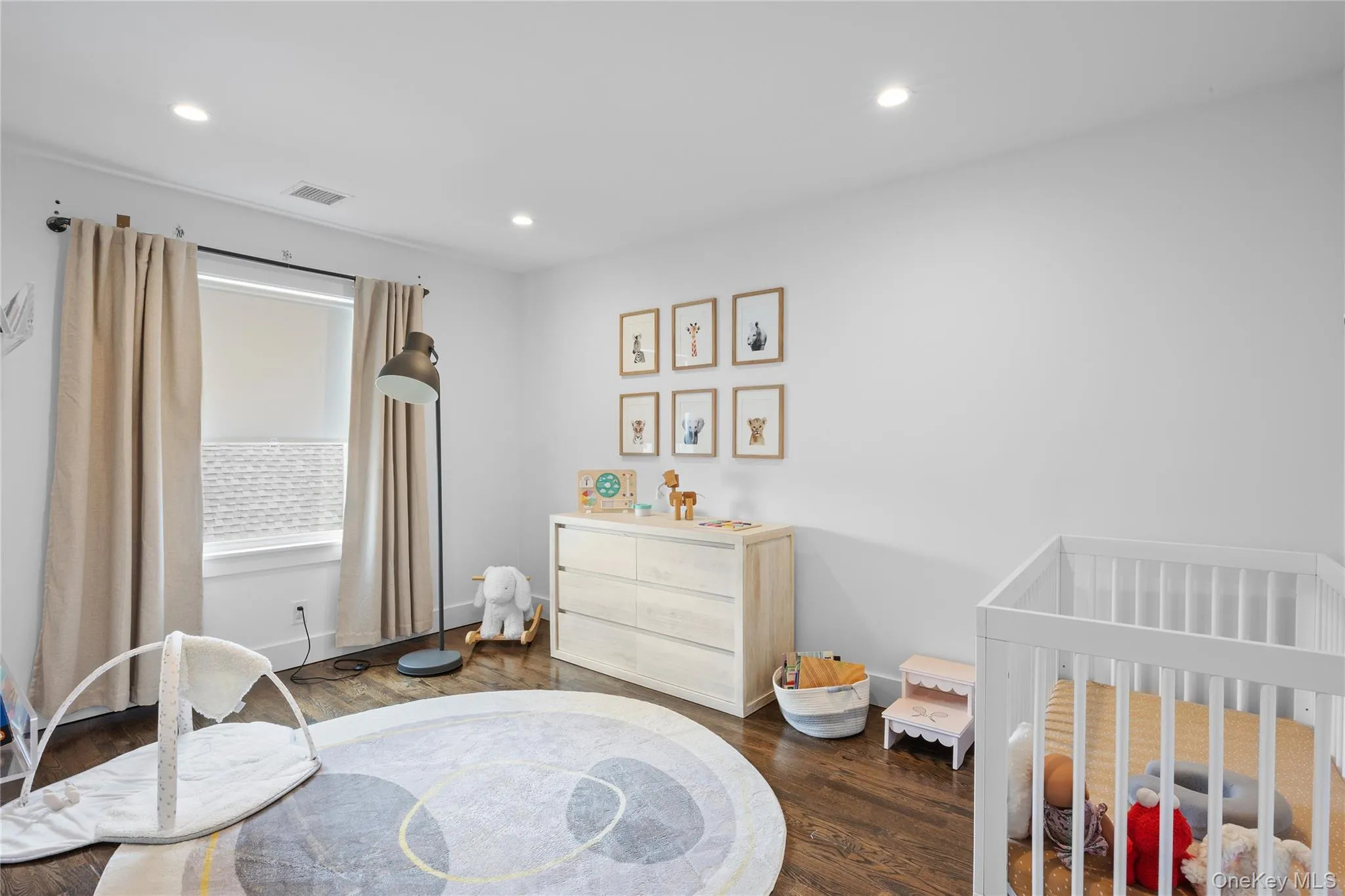 8 Piper Place, Oyster Bay, NY, 4 Bedrooms Bedrooms, 11 Rooms Rooms,3 BathroomsBathrooms,Residential,For Rent,Piper,0,998955 8 Piper Place, Oyster Bay, NY, 4 Bedrooms Bedrooms, 11 Rooms Rooms,3 BathroomsBathrooms,Residential,For Rent,Piper,0,998955