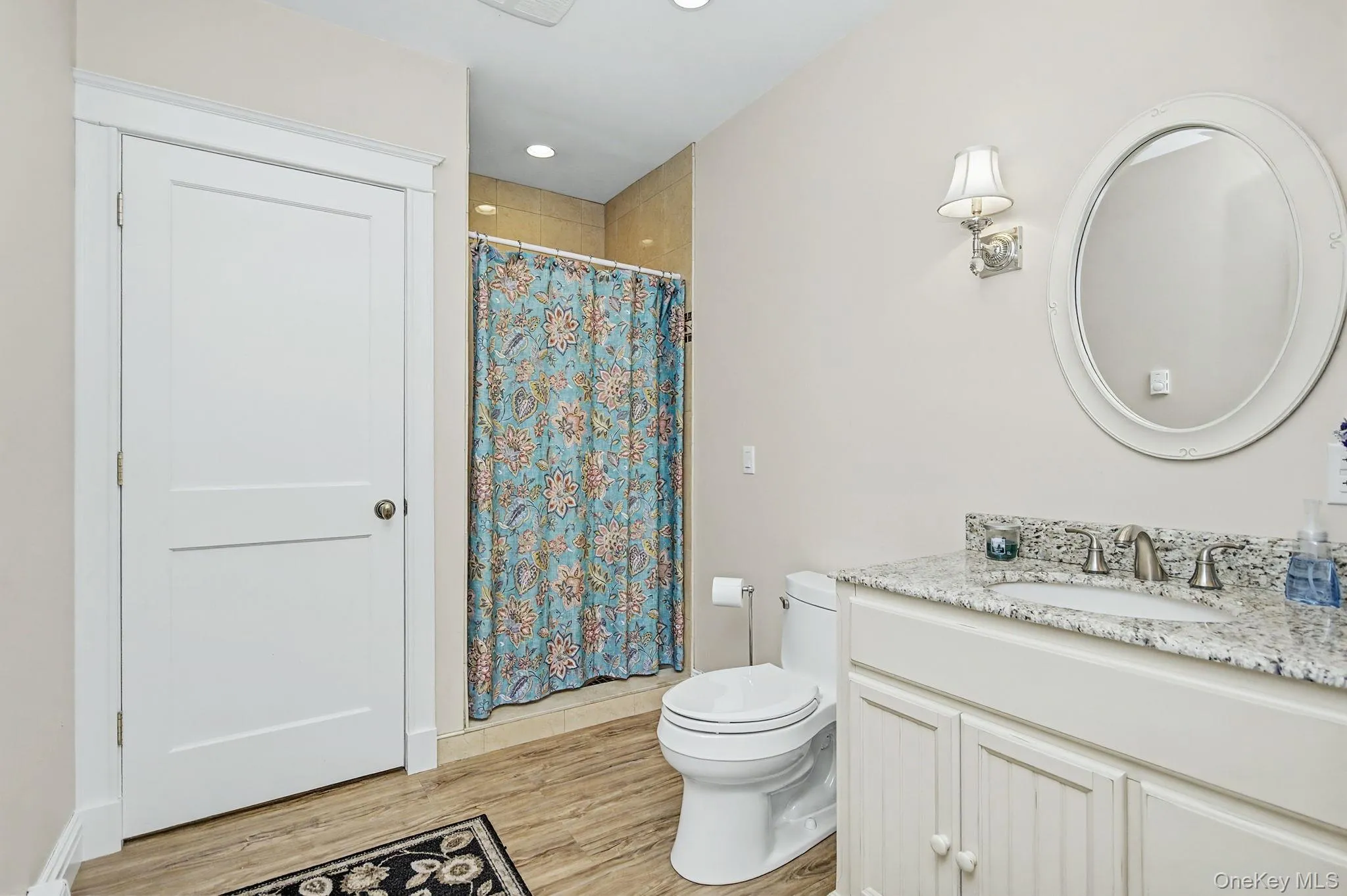 Lower level with full bathroom and laundry hook-up... Lower level with full bathroom and laundry hook-up...