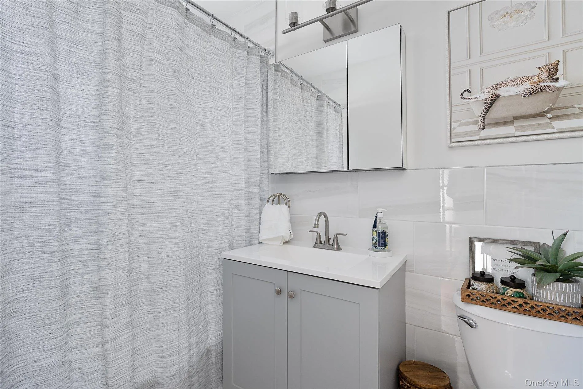 26-19 211th Street, New York, NY, 3 Bedrooms Bedrooms, 7 Rooms Rooms,2 BathroomsBathrooms,Residential,For Rent,211th,0,998958 26-19 211th Street, New York, NY, 3 Bedrooms Bedrooms, 7 Rooms Rooms,2 BathroomsBathrooms,Residential,For Rent,211th,0,998958