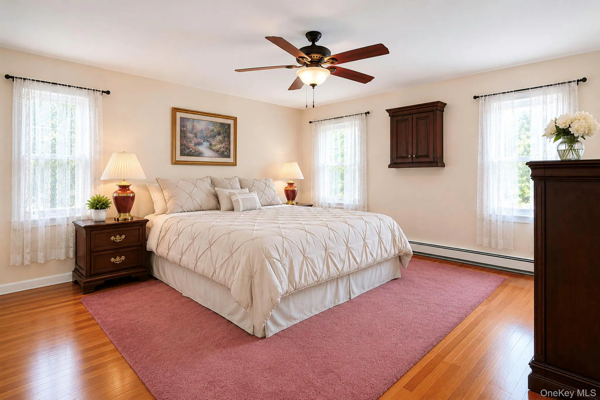 Primary En-Suite with HW Floors, Full Bathroom Primary En-Suite with HW Floors, Full Bathroom