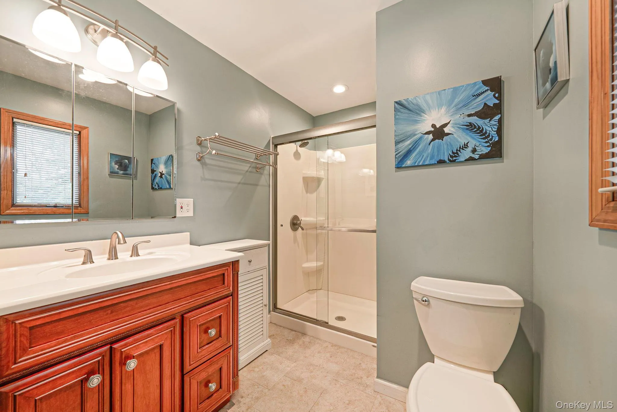 Primary En-Suite Bathroom with Walk In Shower Primary En-Suite Bathroom with Walk In Shower