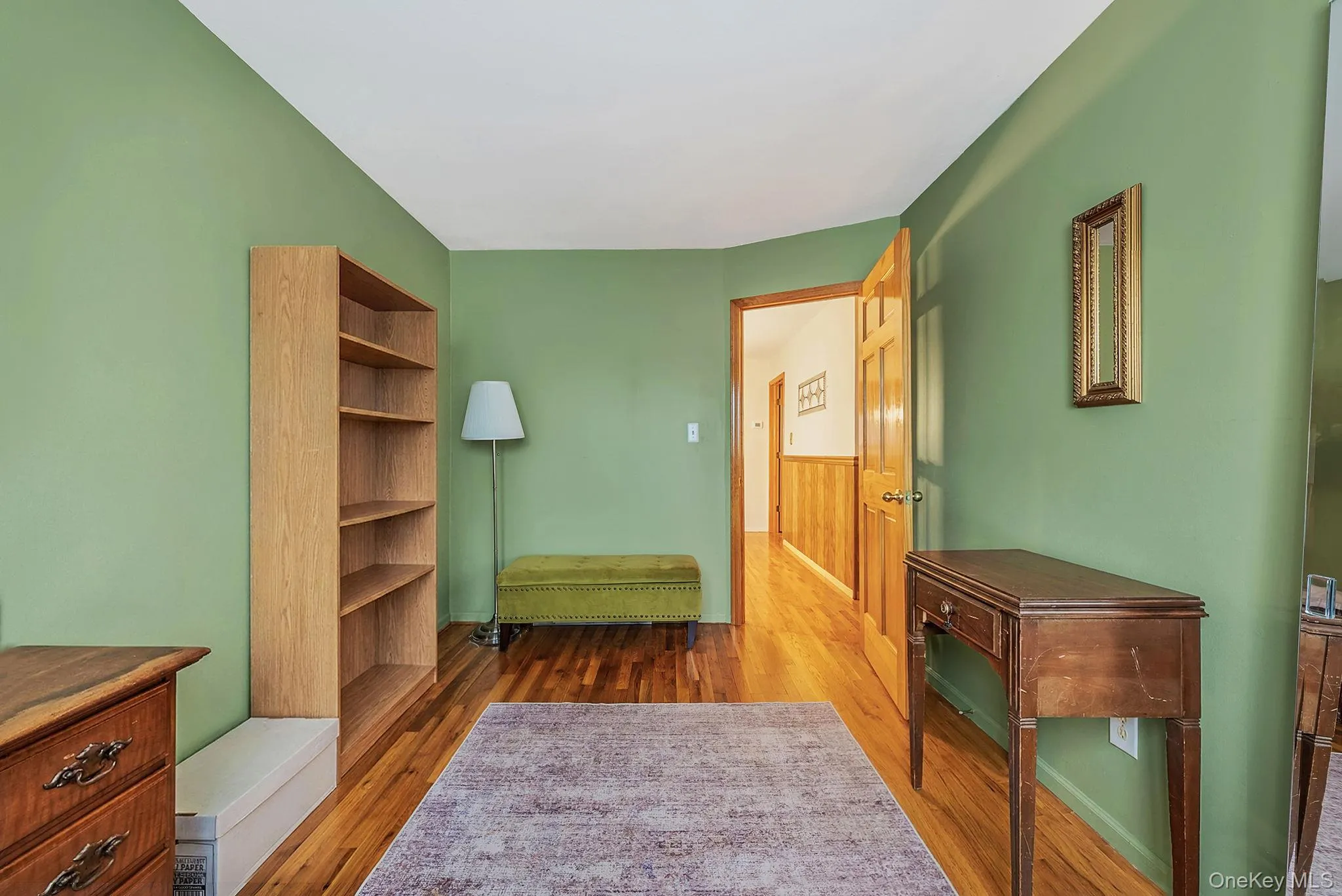 BR 4 with HW Floors BR 4 with HW Floors